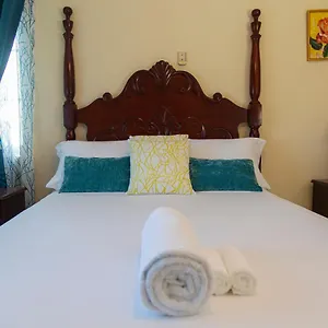 heart-of-the-city-aptartment-with-the-amenities-of-home.hotelsochorios.net/